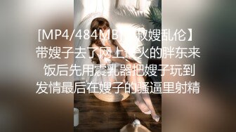 寸头痞子爷们被无套轮操,辦开双腿把菊花捅成母狗逼,表情超级淫荡嗓子都喊哑了,身上全都是爸爸们的精华