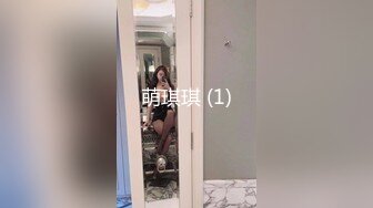 [MP4]蝴蝶逼大胆美女户外露出沙滩按摩棒自慰电召勾引个网约车司机到厕所啪啪