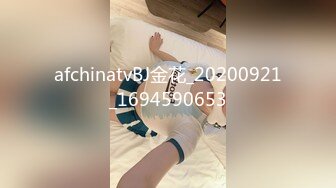 [MP4/ 874M] 白皙韵味轻熟女露脸卖力深喉骚的不行，女上位清晰深入，掰腿侧入