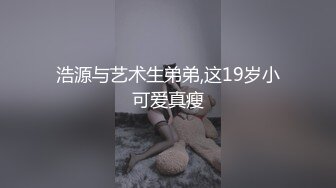 单手开车继续给美女护士核酸