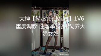 壮哥哥卧室后入双马尾妹子，卖力深喉粗屌，掰腿传教狠狠打桩一顿